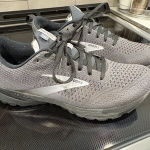 Brooks Men's Gray Athletic Running Shoes